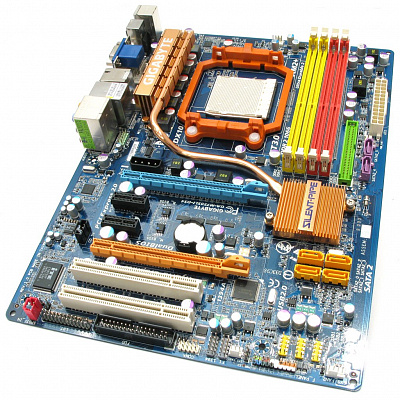 Материнская плата GIGABYTE GA-M750SLI-DS4 – фото