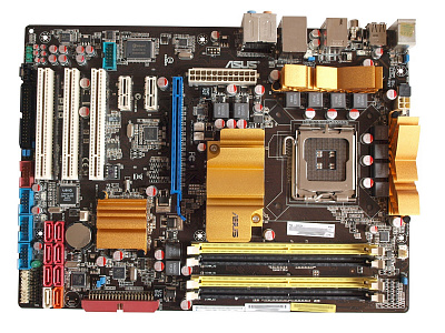 Материнская плата ASUS P5Q – фото